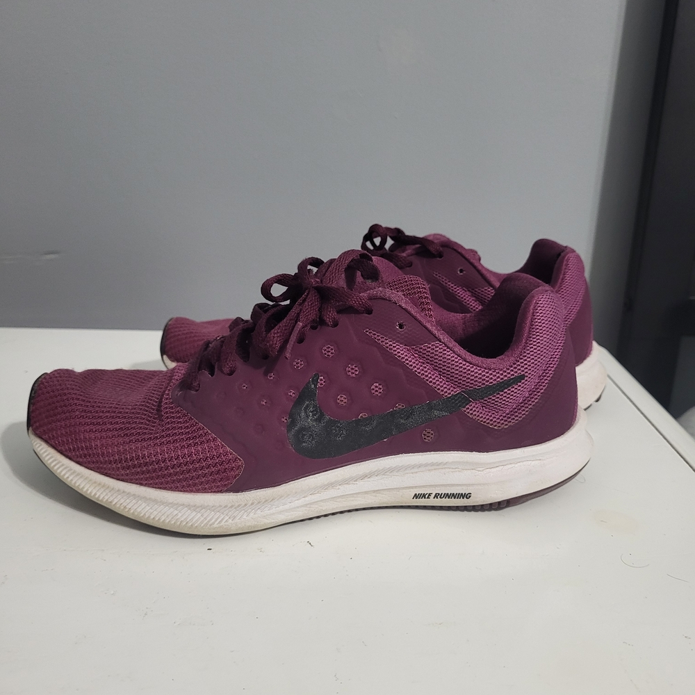 Nike Women's Maroon Running Shoes